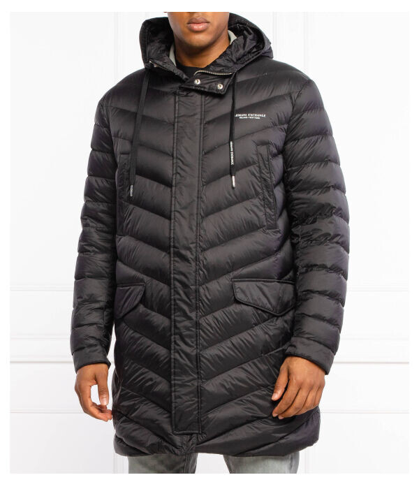 Пуховик мужской Armani Exchange средней длины с капюшоном, черный 
Пуховик мужской Armani Exchange средней длины с капюшоном, черный