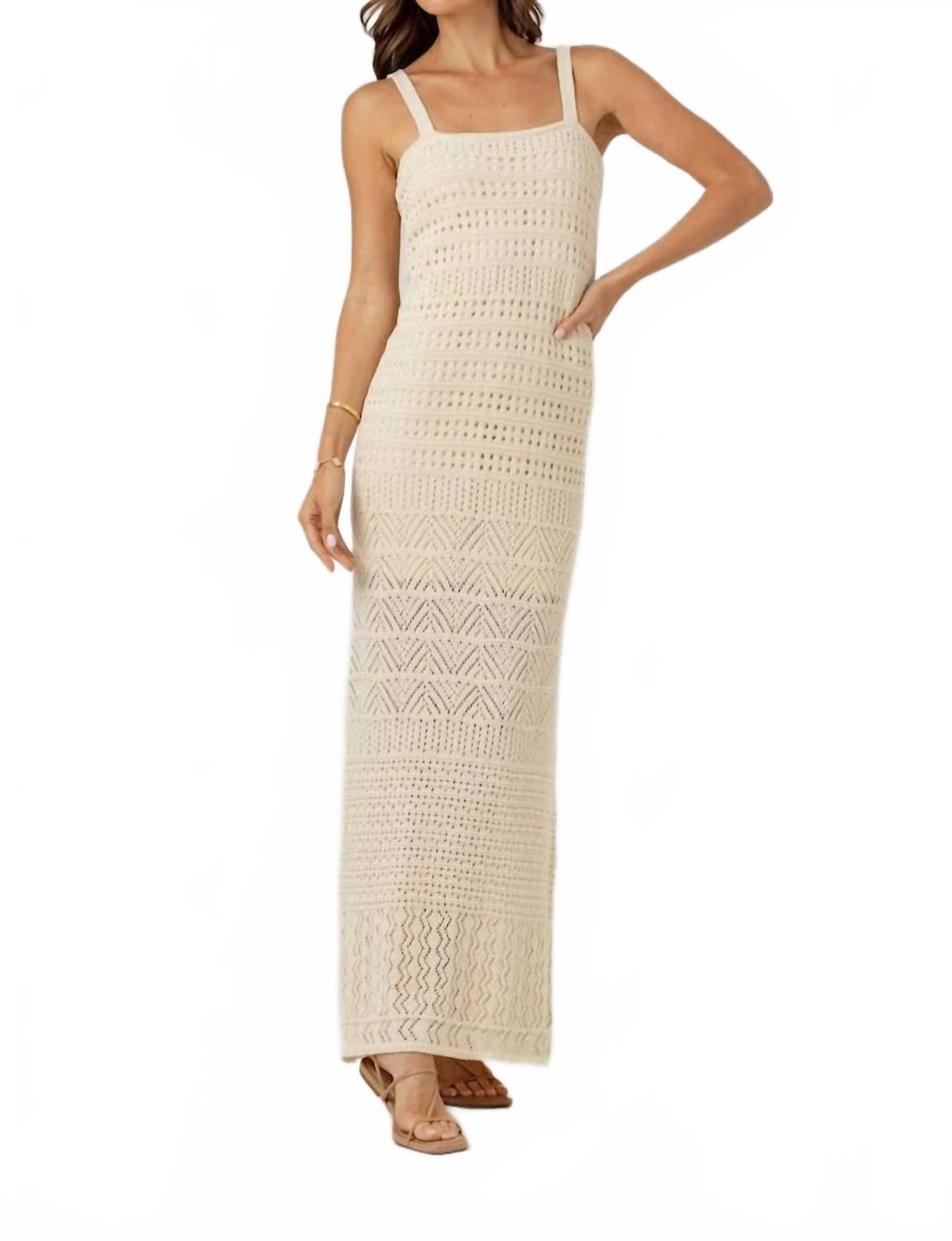 Платье Cleore в белом цвете Sundays
Платье Cleore в белом цвете Sundays