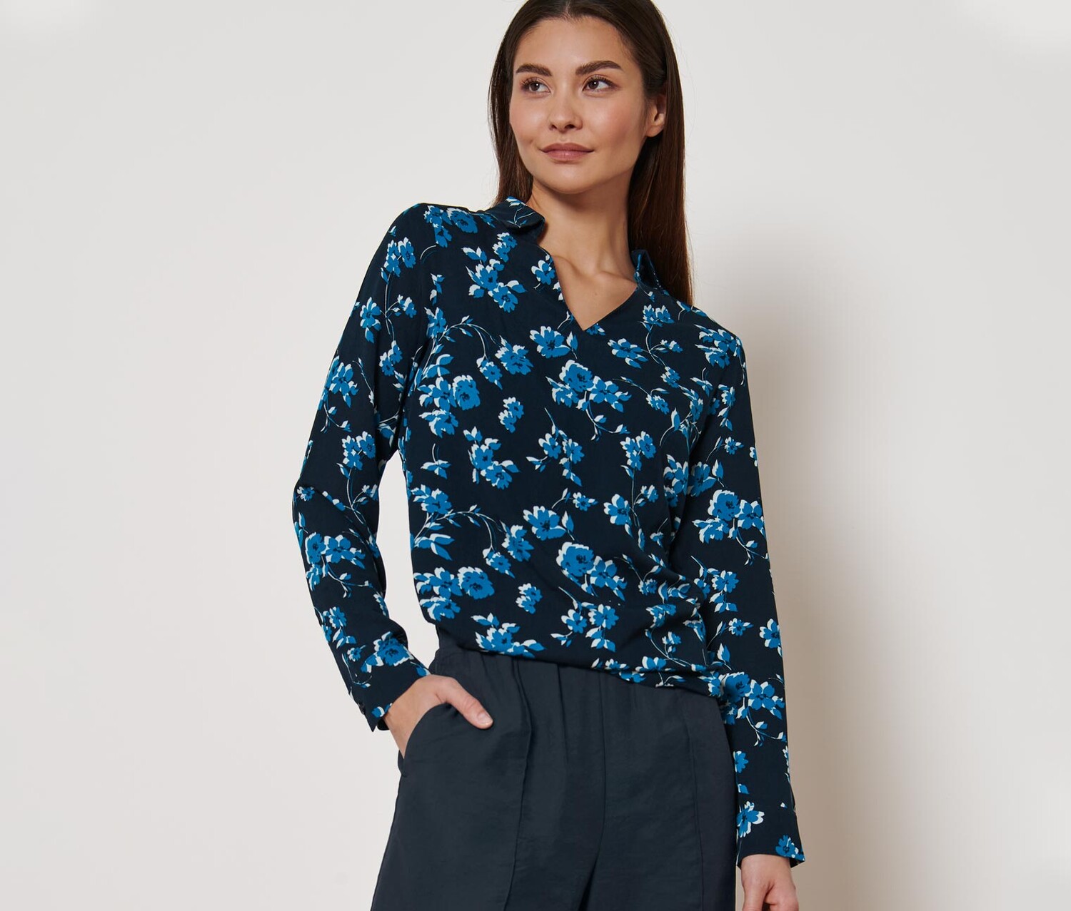 Блузка с принтом по всей поверхности Tchibo
Блузка с принтом по всей поверхности Tchibo