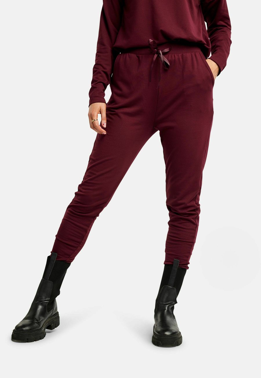 Пижамные брюки Liberté Essentiel ALMA, Bordeaux/Dark Red
Пижамные брюки Liberté Essentiel ALMA, Bordeaux/Dark Red