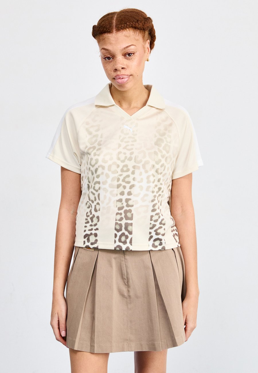 Поло Puma T7 LEO LUXE , Alpine Snow/Beige
Поло Puma T7 LEO LUXE , Alpine Snow/Beige