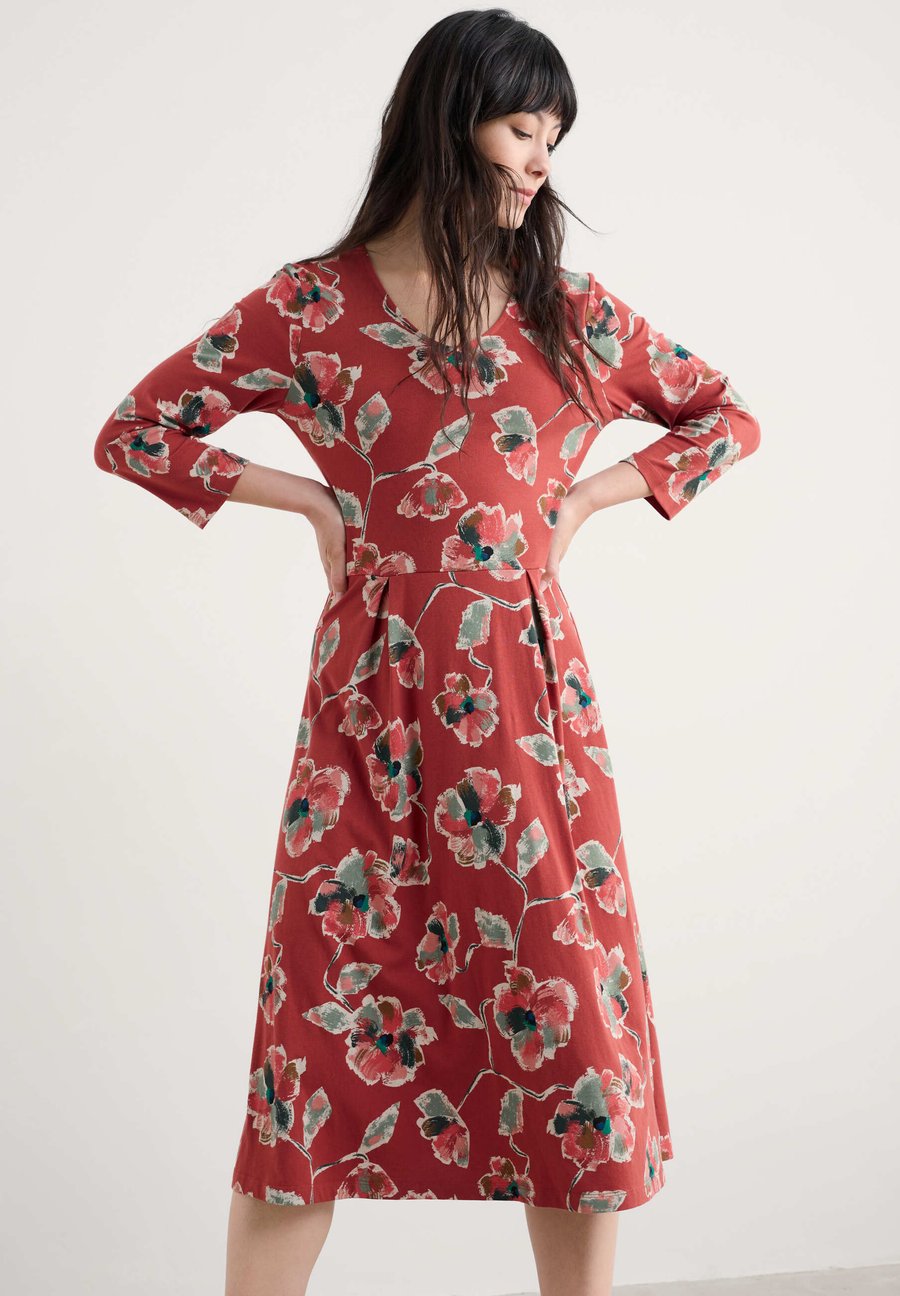 Платье Seasalt Cornwall Jersey dress, Red Artist Camellia Red Sail/Red
Платье Seasalt Cornwall Jersey dress, Red Artist Camellia Red Sail/Red