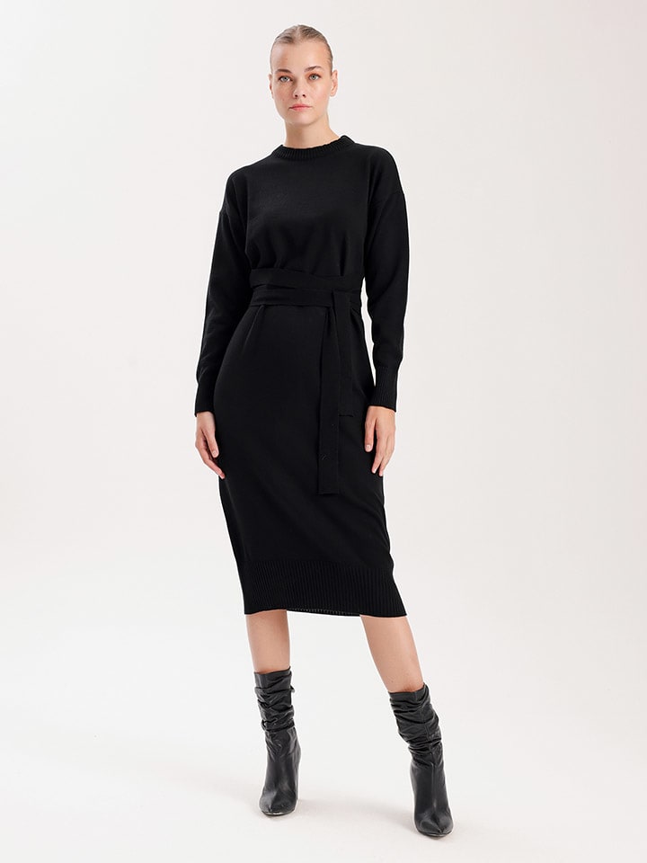 Платье до колена BGN, черный
Платье до колена BGN, черный