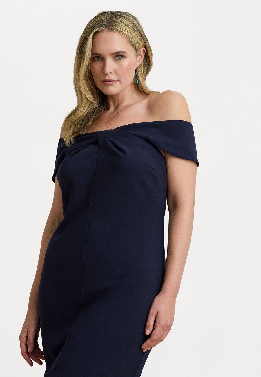Платье Lauren Ralph Lauren Woman TWIST-FRONT CREPE COCKTAIL DRESS, Lighthouse Navy/Dark Blue
Платье Lauren Ralph Lauren Woman TWIST-FRONT CREPE COCKTAIL DRESS, Lighthouse Navy/Dark Blue