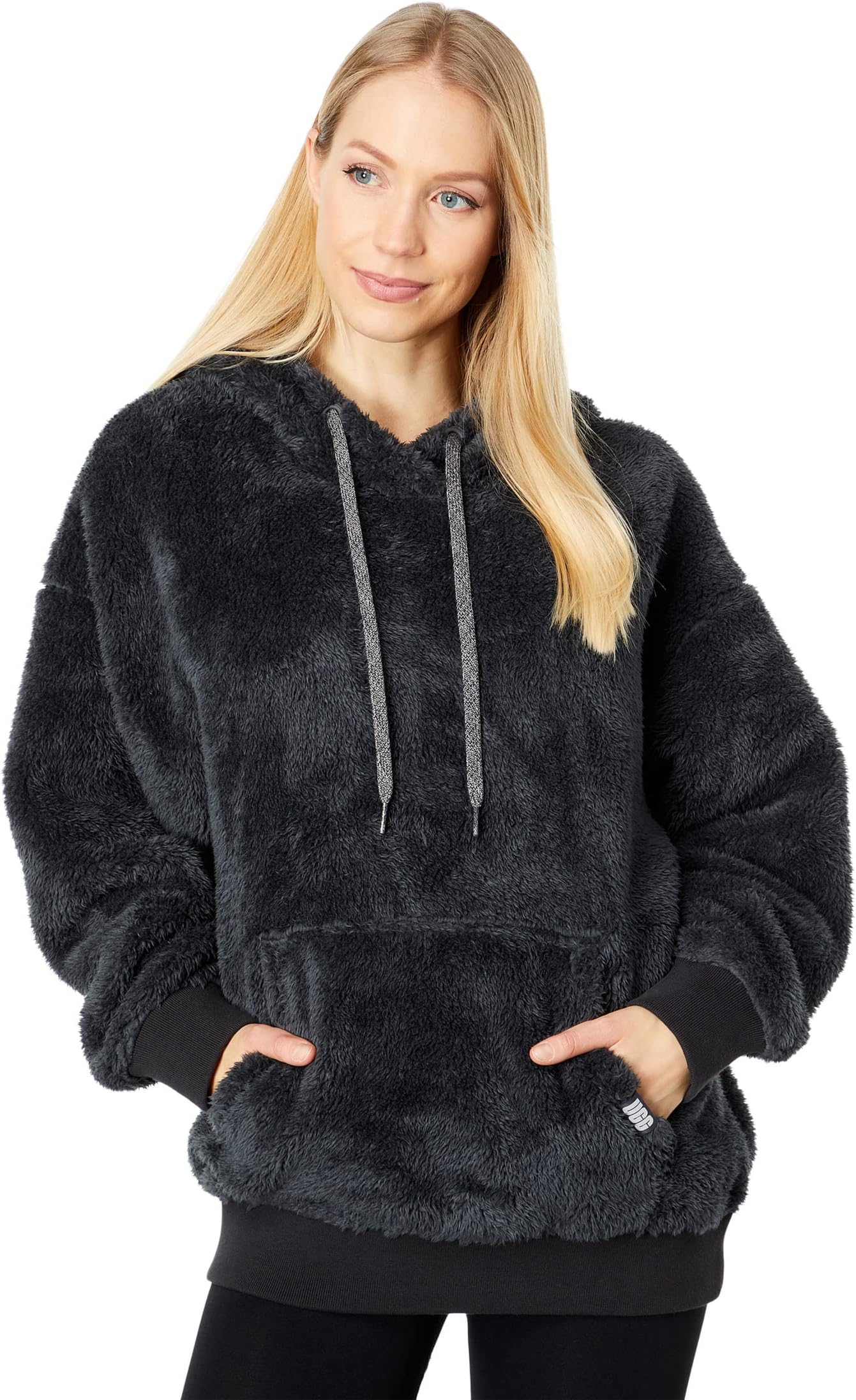 Худи UGG Loyra Sherpa Hoodie, цвет Ink Black
Худи UGG Loyra Sherpa Hoodie, цвет Ink Black