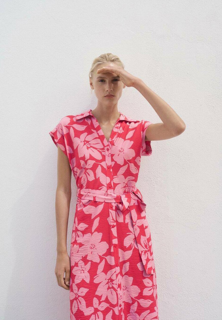 Платье Mango FLORAL PRINT STYLE , Pink
Платье Mango FLORAL PRINT STYLE , Pink