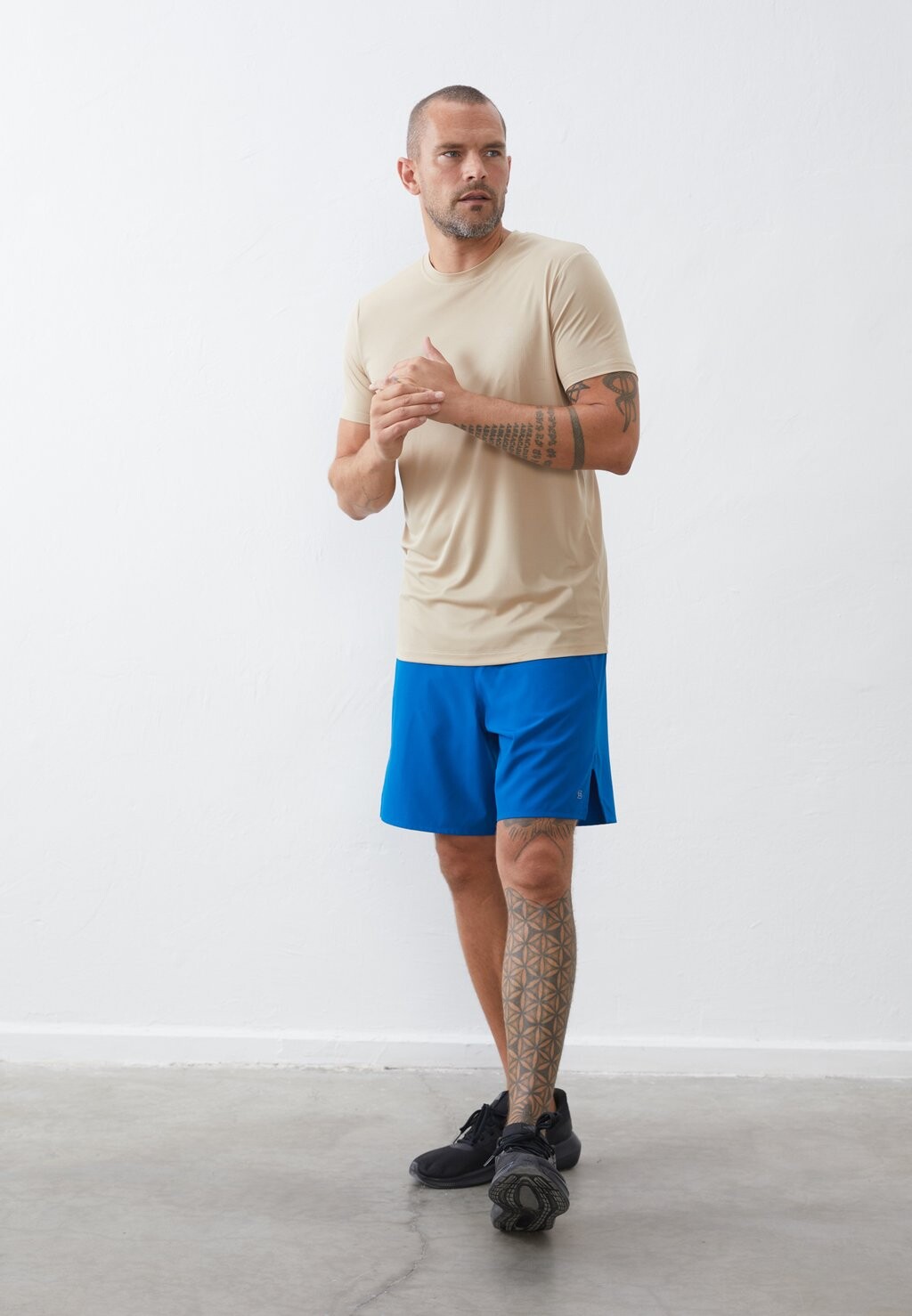 Базовая футболка Pier One Sport, бежевый
Базовая футболка Pier One Sport, бежевый