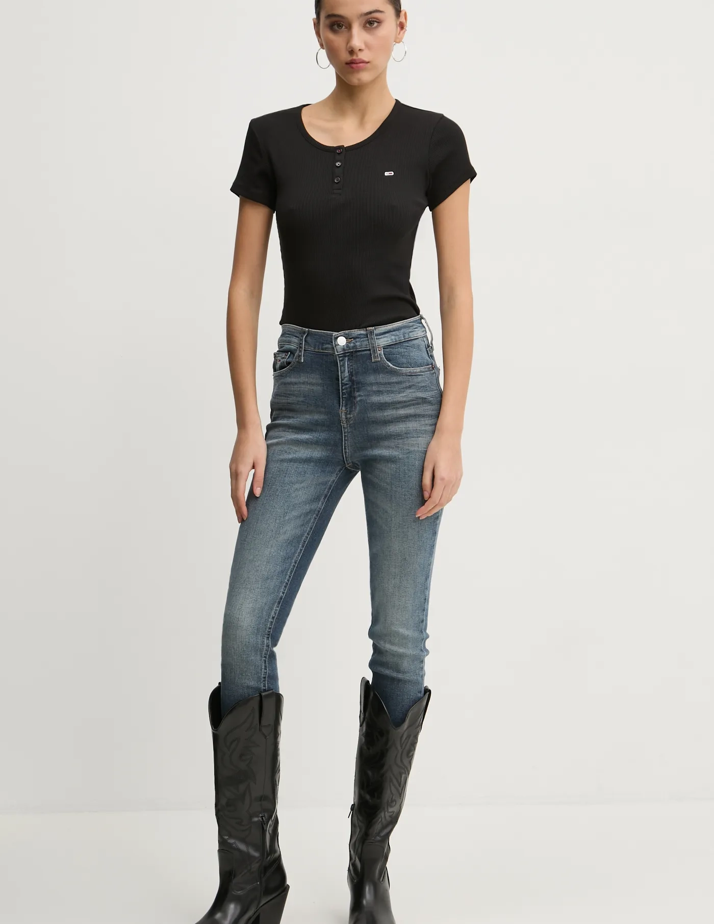 Джинсы Tommy Jeans, темно-синий
Джинсы Tommy Jeans, темно-синий