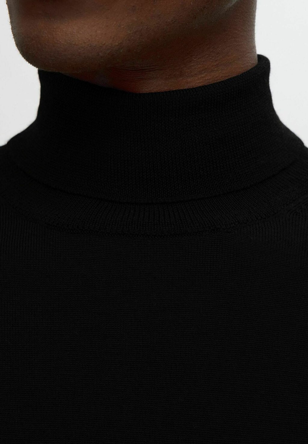 Джемпер ROLLKRAGEN Selected Homme, черный
Джемпер ROLLKRAGEN Selected Homme, черный