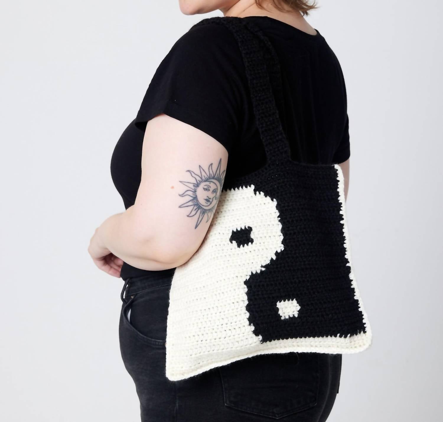 Вязаная крючком сумка Инь-Ян в черном/каменном цвете Known Supply, Черный, Вязаная крючком сумка Инь-Ян в черном/каменном цвете Known Supply
Вязаная крючком сумка Инь-Ян в черном/каменном цвете Known Supply, Черный, Вязаная крючком сумка Инь-Ян в черном/каменном цвете Known Supply