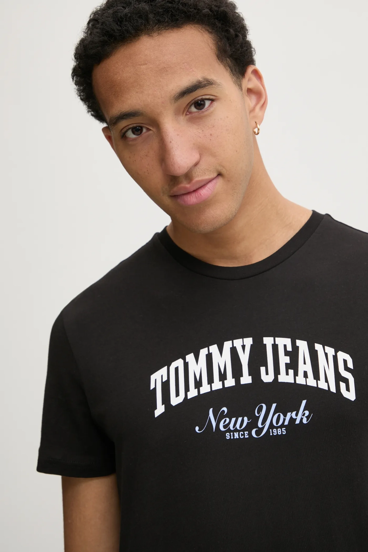 Хлопковая футболка Tommy Jeans, черный
Хлопковая футболка Tommy Jeans, черный
