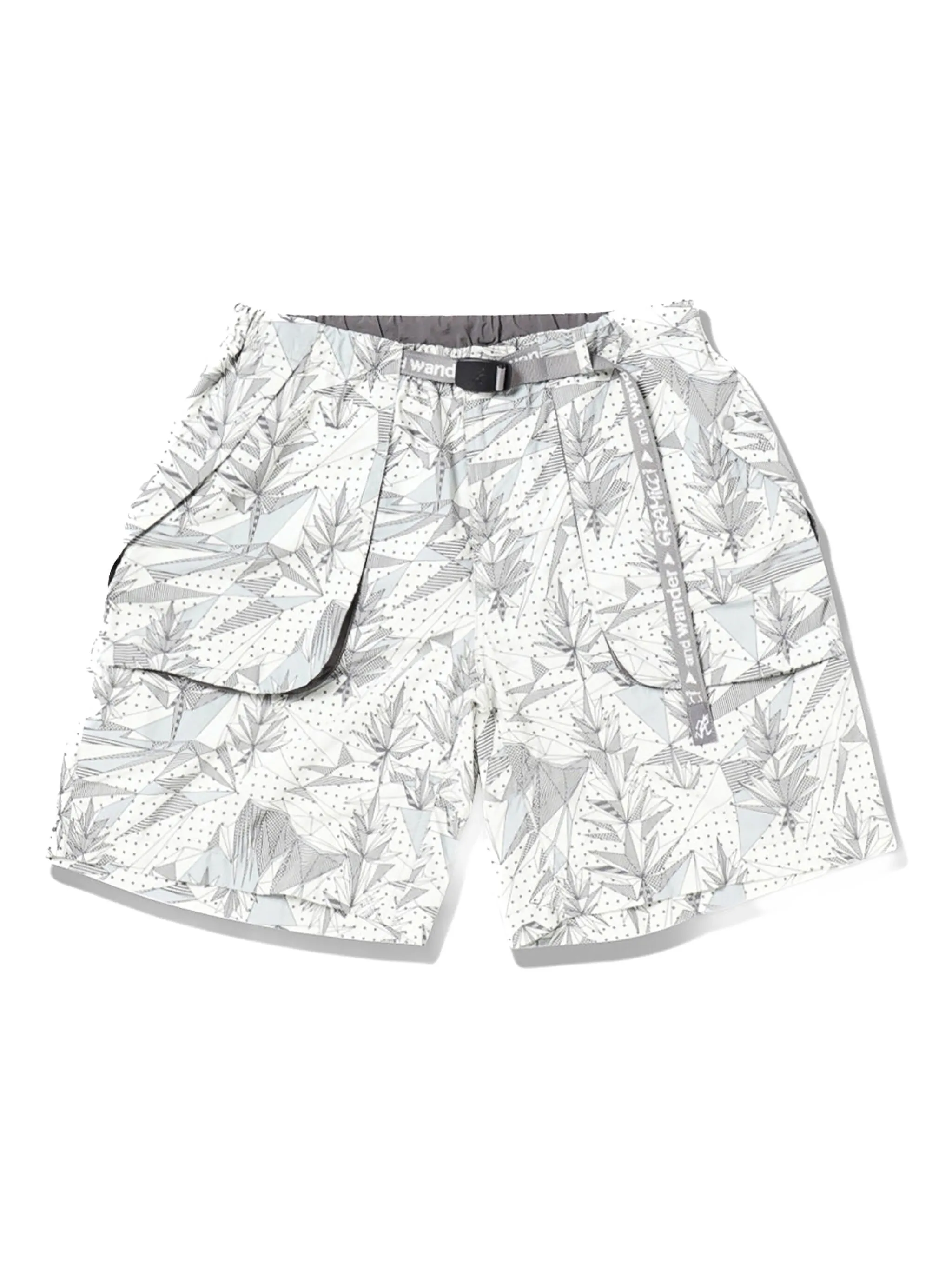 Шорты карго из коллаборации с And Wander Gramicci, белый
Шорты карго из коллаборации с And Wander Gramicci, белый