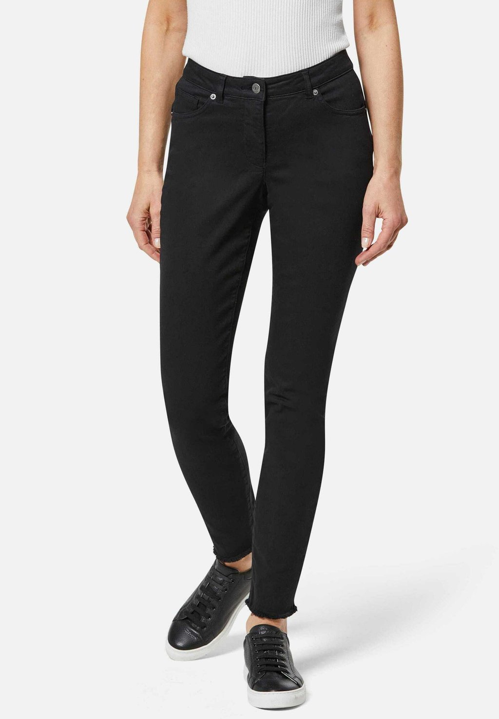 Джинсы облегающего кроя MIT FEINEM FRANSENSAUM MADELEINE, черный
Джинсы облегающего кроя MIT FEINEM FRANSENSAUM MADELEINE, черный