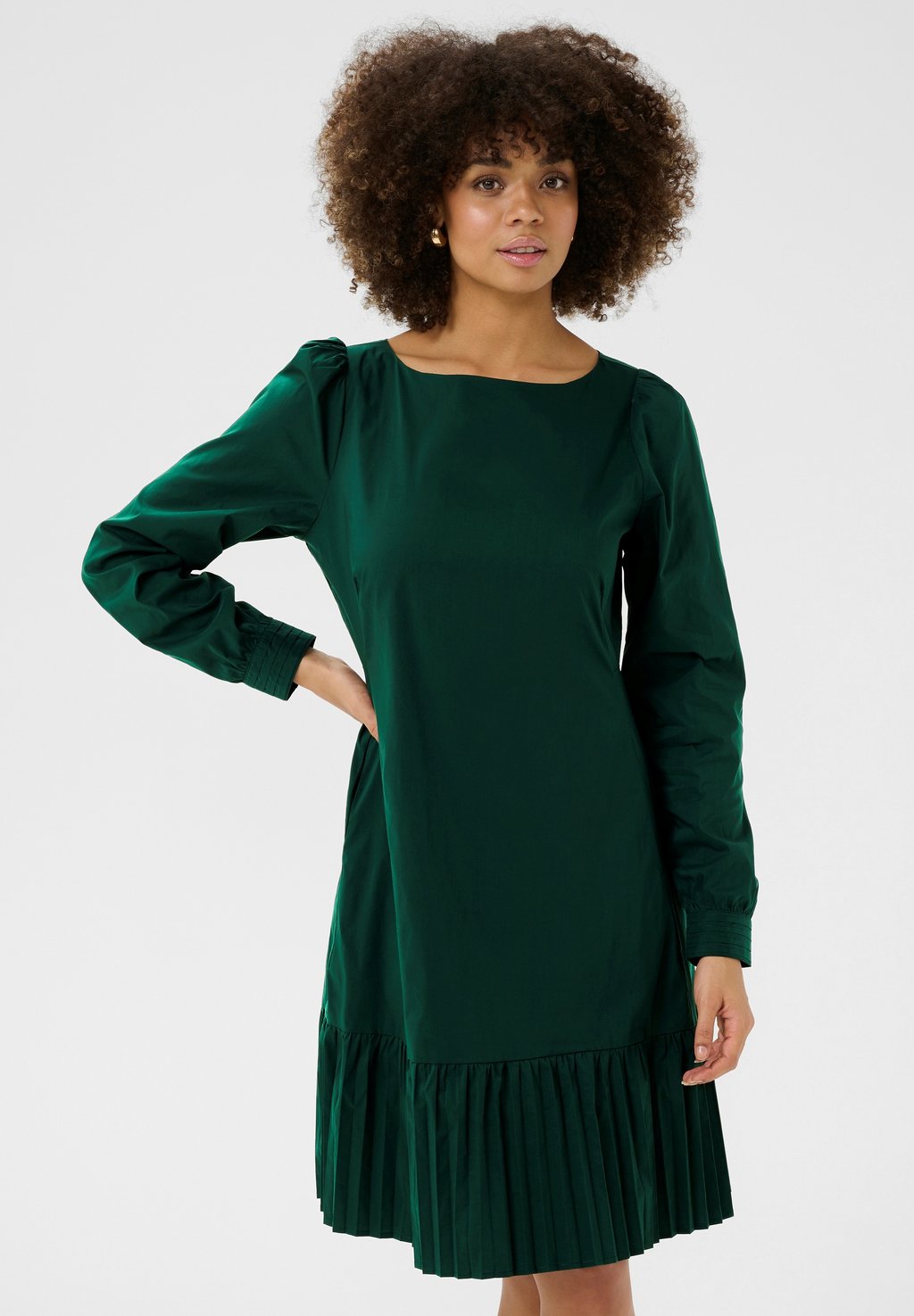 Повседневное платье CUBEATE ANTOINETT Culture, темно-зеленый
Повседневное платье CUBEATE ANTOINETT Culture, темно-зеленый