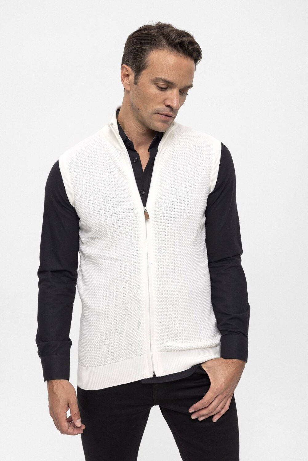 Жилет SLEEVELESS Felix Hardy, цвет off white, Белый, Жилет SLEEVELESS Felix Hardy, цвет off white
Жилет SLEEVELESS Felix Hardy, цвет off white, Белый, Жилет SLEEVELESS Felix Hardy, цвет off white