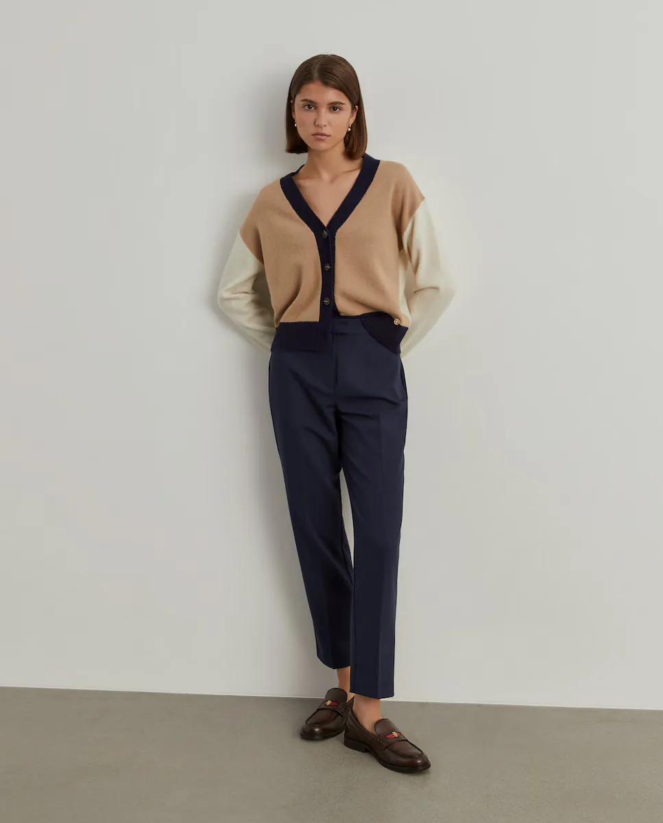 Женские классические брюки китайского кроя regular fit Lion of Porches, темно-синий
Женские классические брюки китайского кроя regular fit Lion of Porches, темно-синий