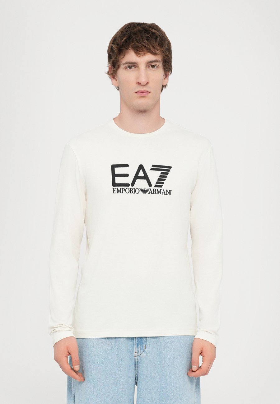 Топ EA7 Emporio Armani TRAIN VISIBILITY TEE, Cream/Black/White
Топ EA7 Emporio Armani TRAIN VISIBILITY TEE, Cream/Black/White