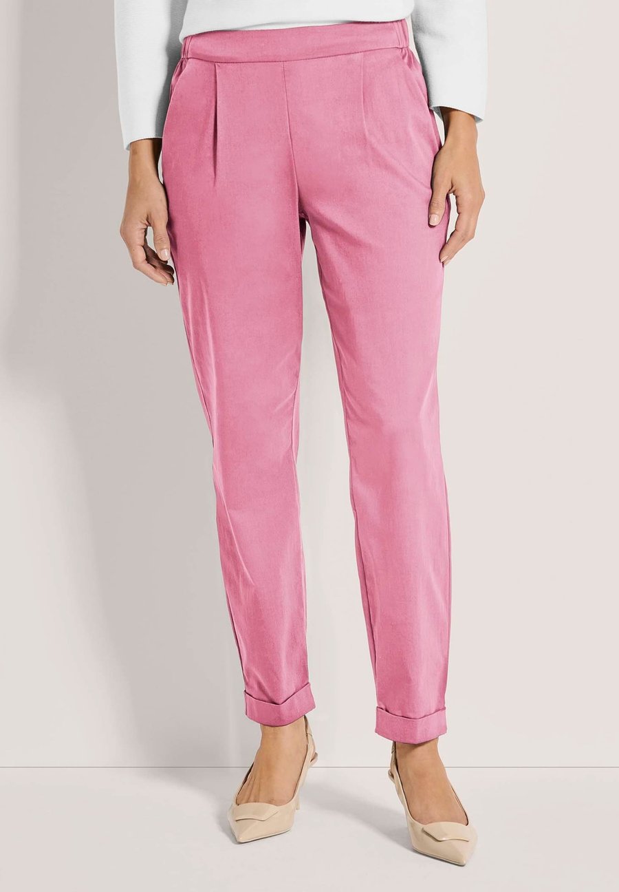 Брюки MADELEINE ZUM SCHLÜPFEN, Raspberry Sorbet/Purple
Брюки MADELEINE ZUM SCHLÜPFEN, Raspberry Sorbet/Purple