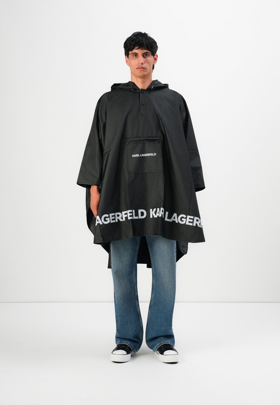 Куртка KARL LAGERFELD ESSENTIAL PACKABLE PONCHO, Black
Куртка KARL LAGERFELD ESSENTIAL PACKABLE PONCHO, Black