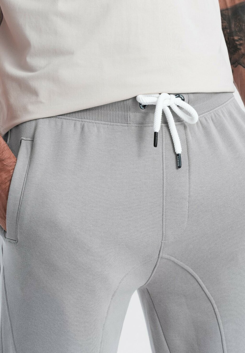 Спортивные брюки Ombre, серые
Спортивные брюки Ombre, серые