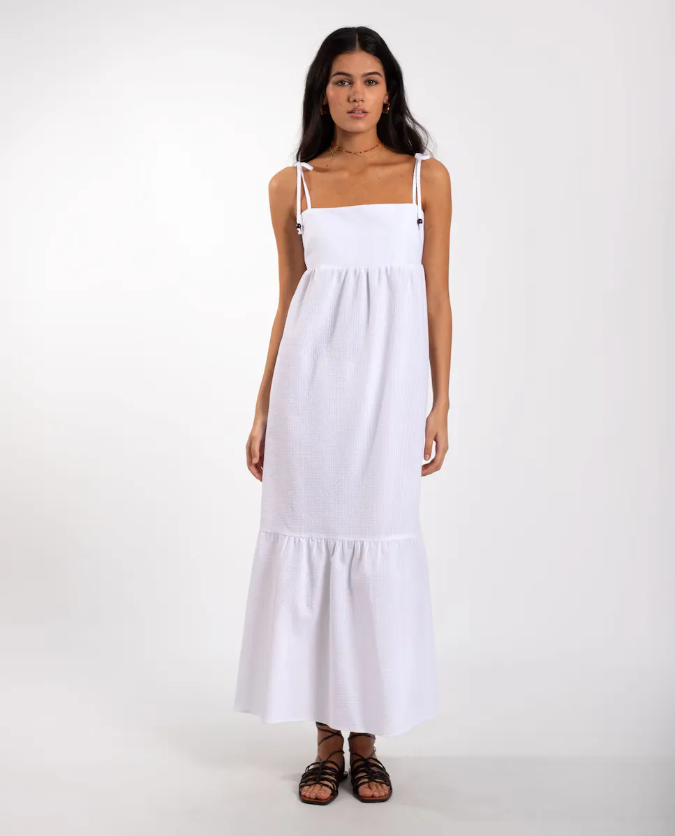 Длинное платье на бретелях с оборкой The-Are, белый
Длинное платье на бретелях с оборкой The-Are, белый