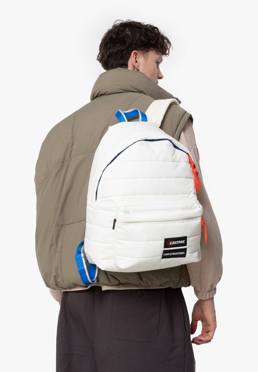 Рюкзак Eastpak DAY, Gb Puft/White
Рюкзак Eastpak DAY, Gb Puft/White