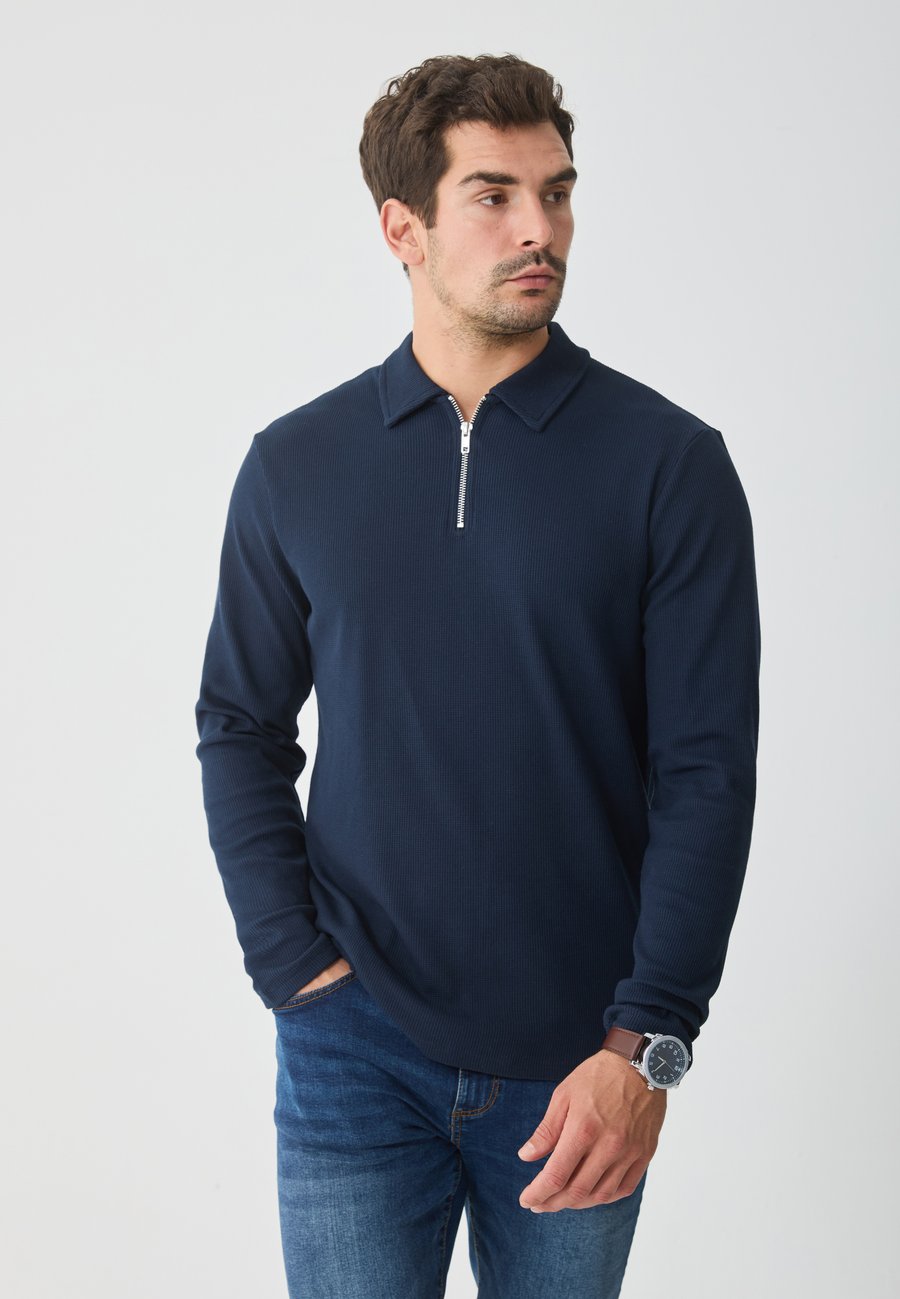 Поло Pier One LONG SLEEVED WAFFLE POLO, Sky Captain /Dark Blue
Поло Pier One LONG SLEEVED WAFFLE POLO, Sky Captain /Dark Blue