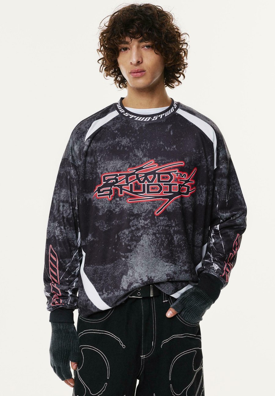 Топ PULL&BEAR Long sleeved top, Black
Топ PULL&BEAR Long sleeved top, Black