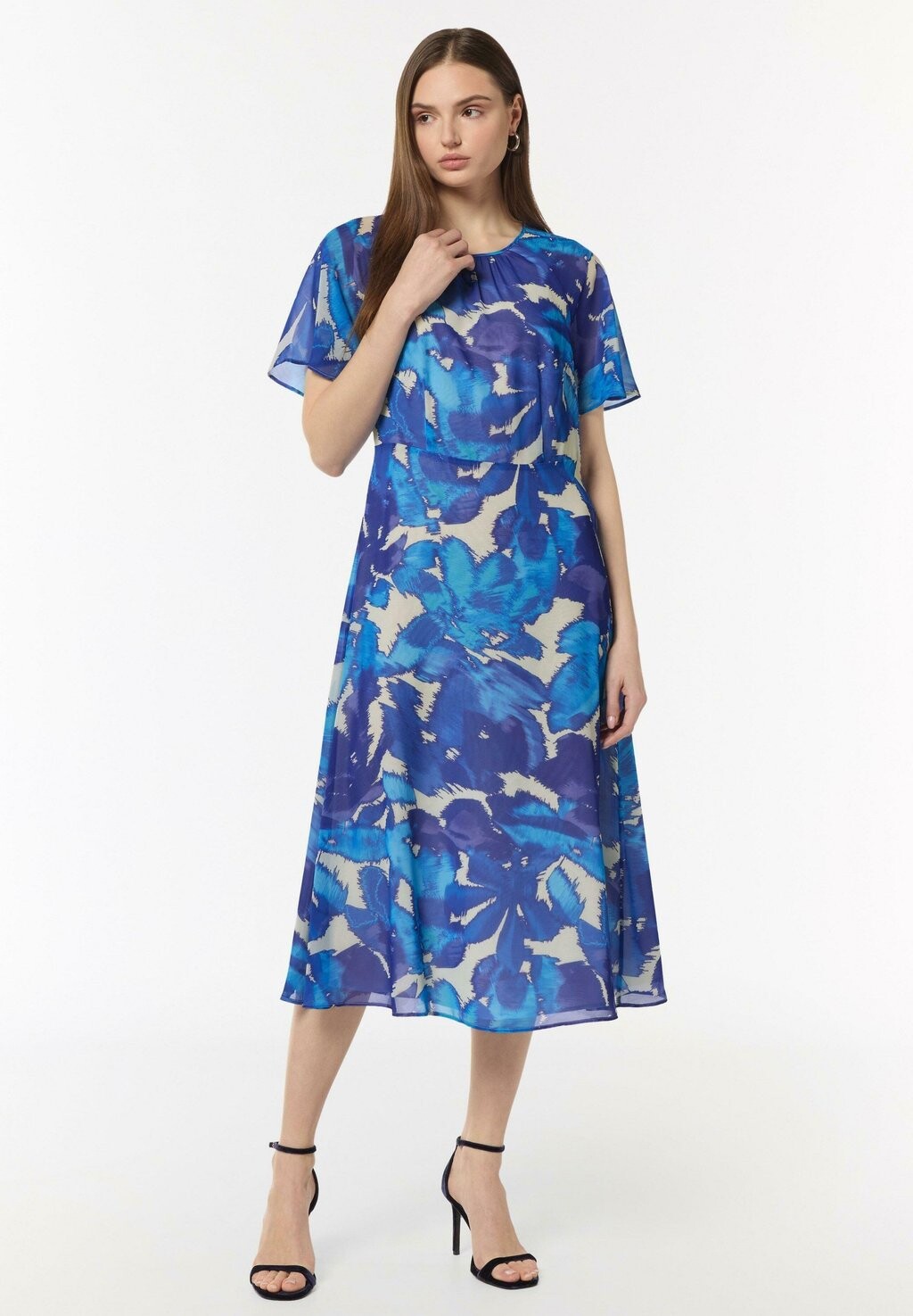 Дневное платье MIDI AUS WEBWARE comma, светло-голубой
Дневное платье MIDI AUS WEBWARE comma, светло-голубой