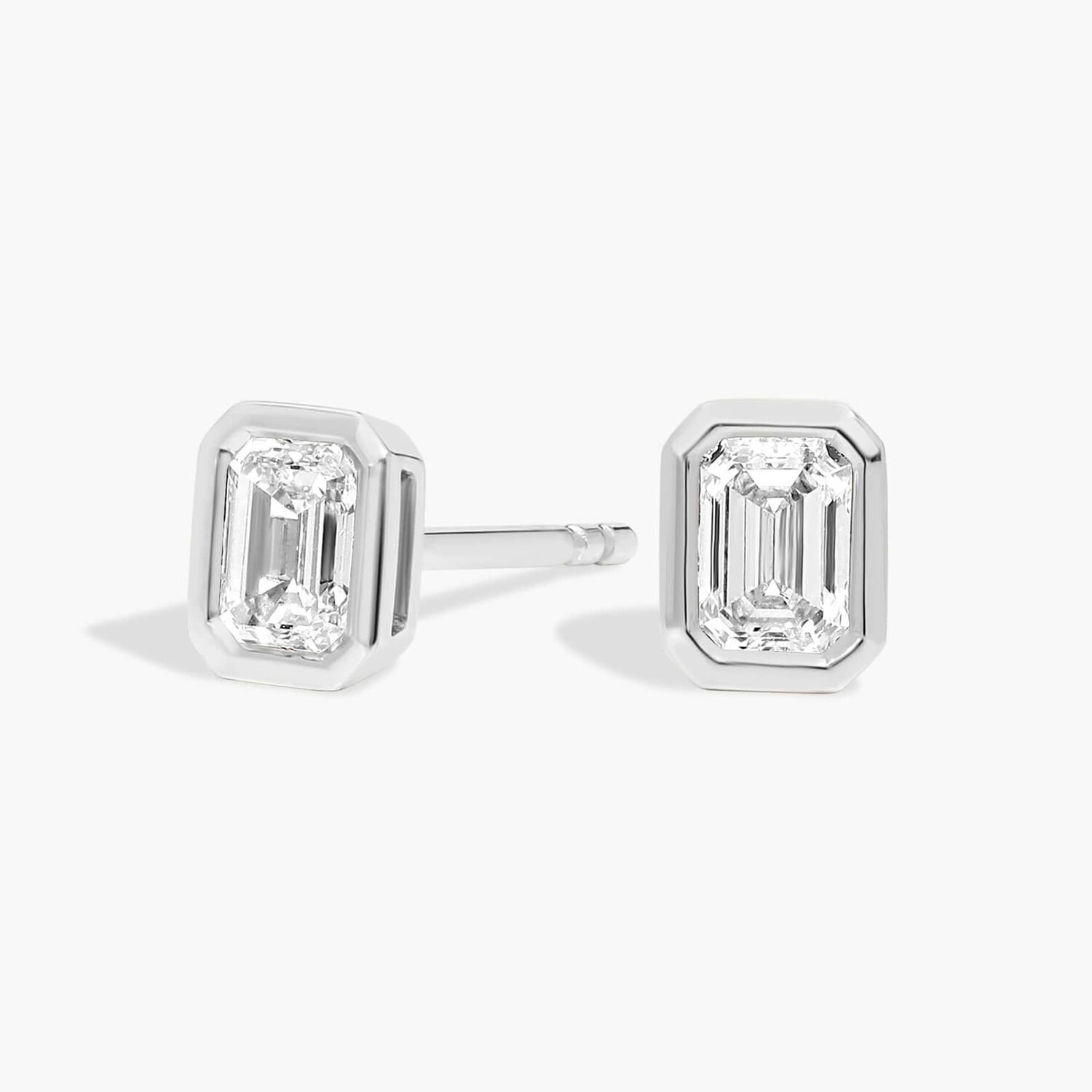 Серьги-гвоздики с бриллиантами изумрудной огранки в оправе из 14-каратного белого золота (1/2 карата, чистота - HI / SI1-SI2) Blue Nile
Серьги-гвоздики с бриллиантами изумрудной огранки в оправе из 14-каратного белого золота (1/2 карата, чистота - HI / SI1-SI2) Blue Nile