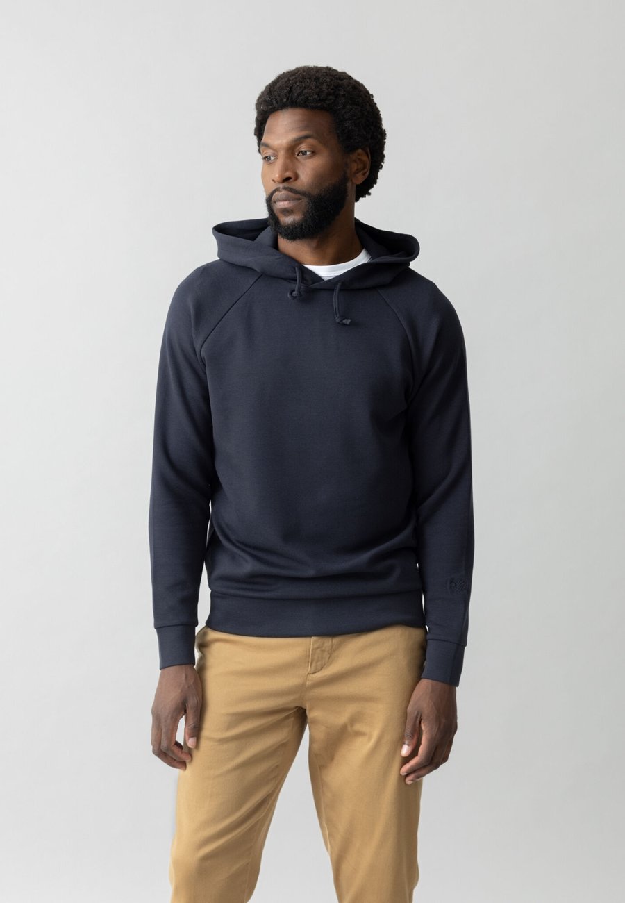 Худи Mos Mosh Gallery ABEL, Saltue Navy/Dark Blue
Худи Mos Mosh Gallery ABEL, Saltue Navy/Dark Blue