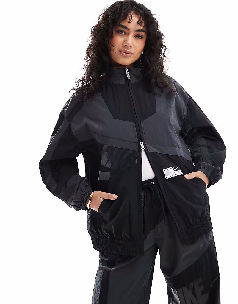 Куртка Street тканая черного и серого цветов Nike
Куртка Street тканая черного и серого цветов Nike