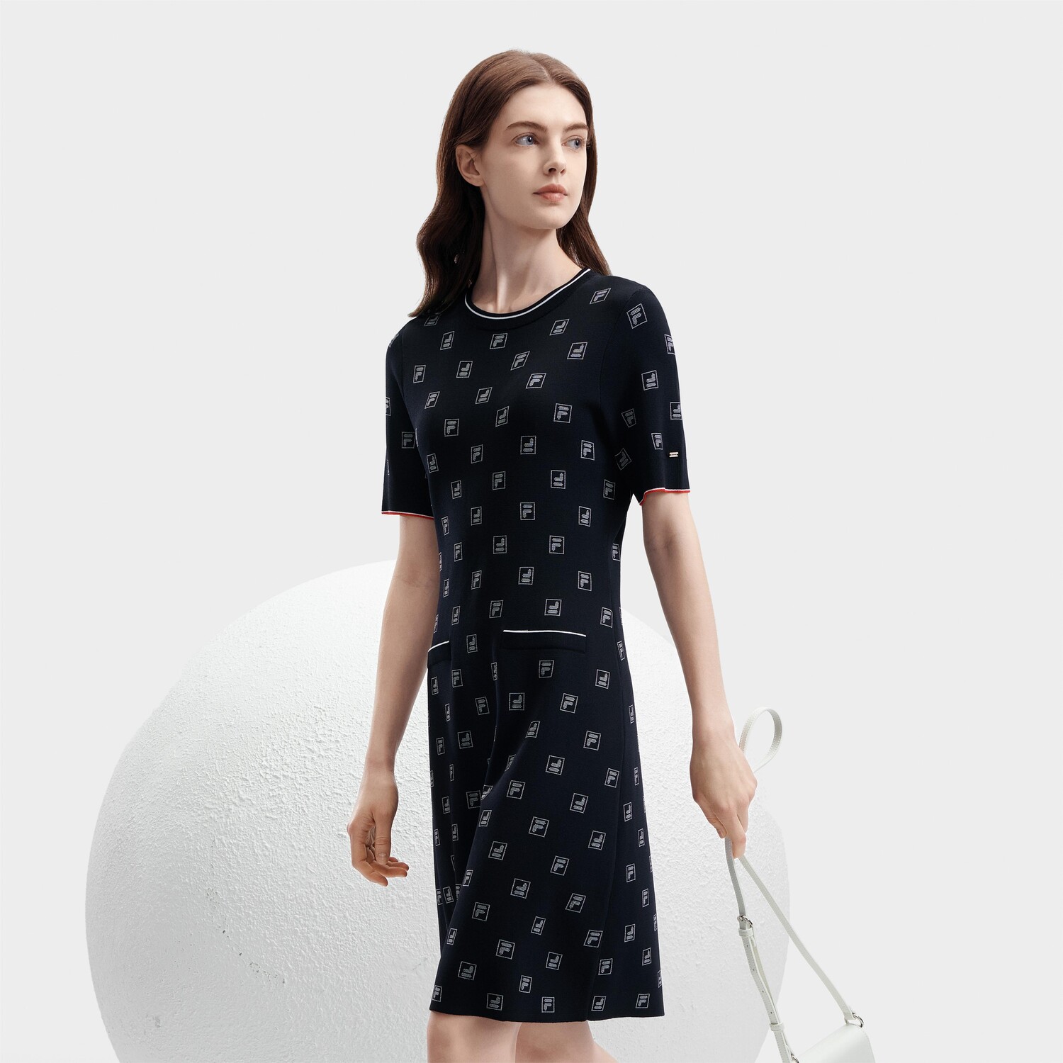 Платье с короткими рукавами женское темно-синее Fila
Платье с короткими рукавами женское темно-синее Fila