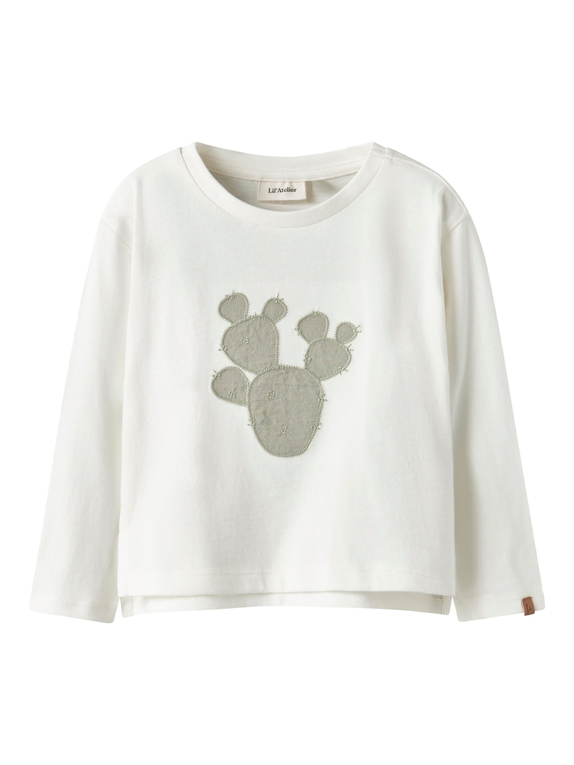Lil'Atelier Лонгслив в белом цвете
Lil'Atelier Лонгслив в белом цвете