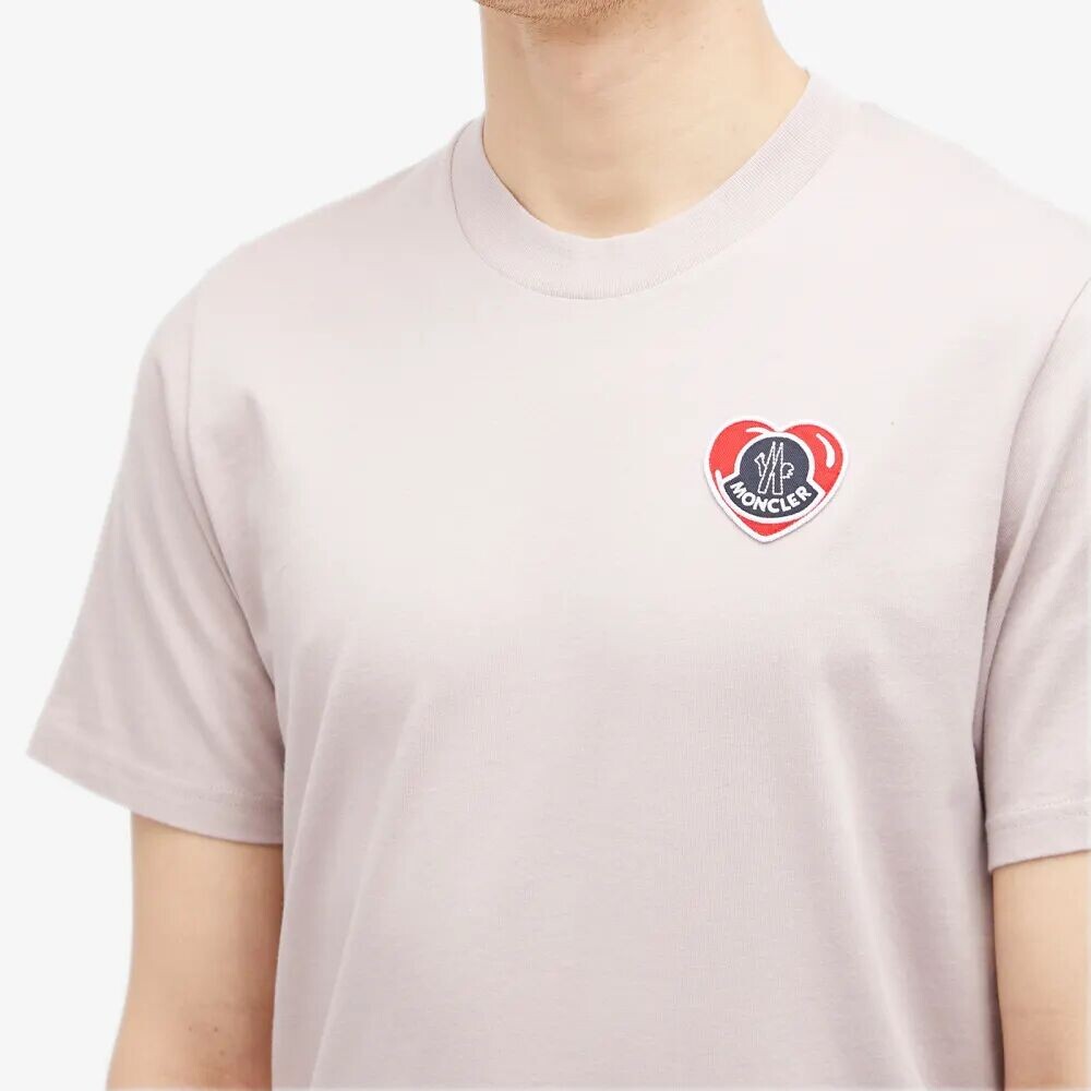 Moncler Футболка с короткими рукавами и значком сердца, розовый
Moncler Футболка с короткими рукавами и значком сердца, розовый