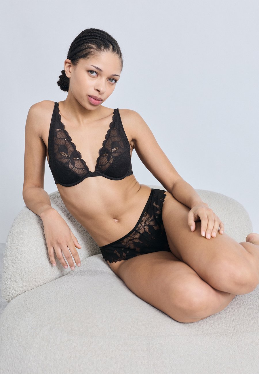 Брифы Hunkemöller INGRID BRAZILIAN, Black
Брифы Hunkemöller INGRID BRAZILIAN, Black