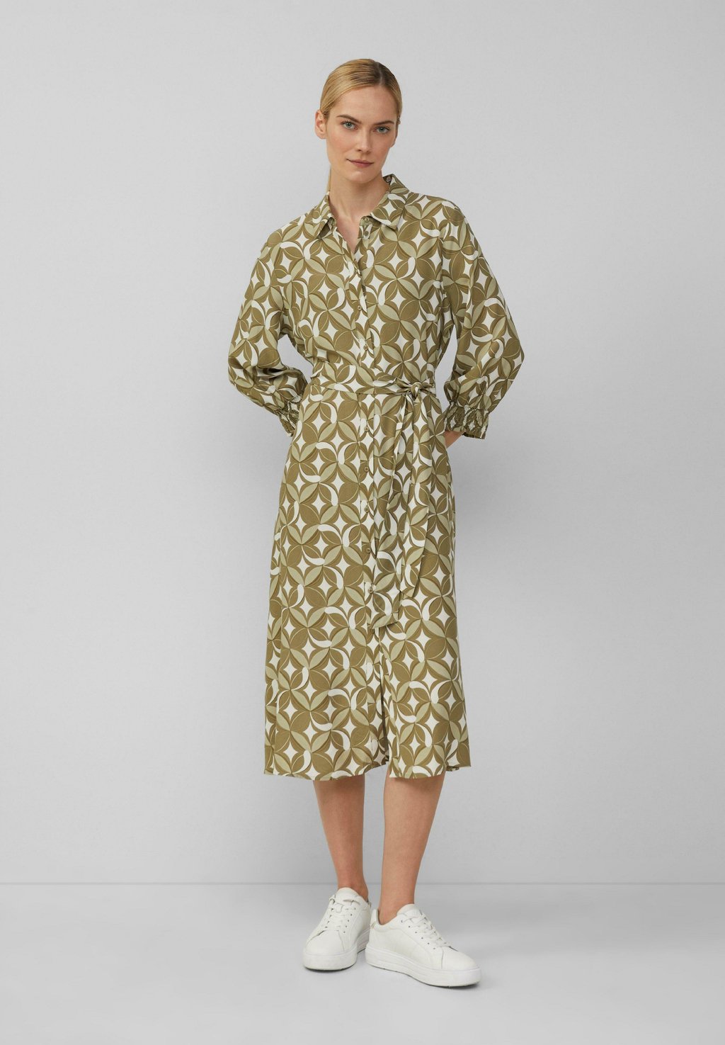 Платье-рубашка LANGES ALL-OVER-PRINT UND BINDEGÜRTEL s.Oliver BLACK LABEL, темно-зеленый
Платье-рубашка LANGES ALL-OVER-PRINT UND BINDEGÜRTEL s.Oliver BLACK LABEL, темно-зеленый