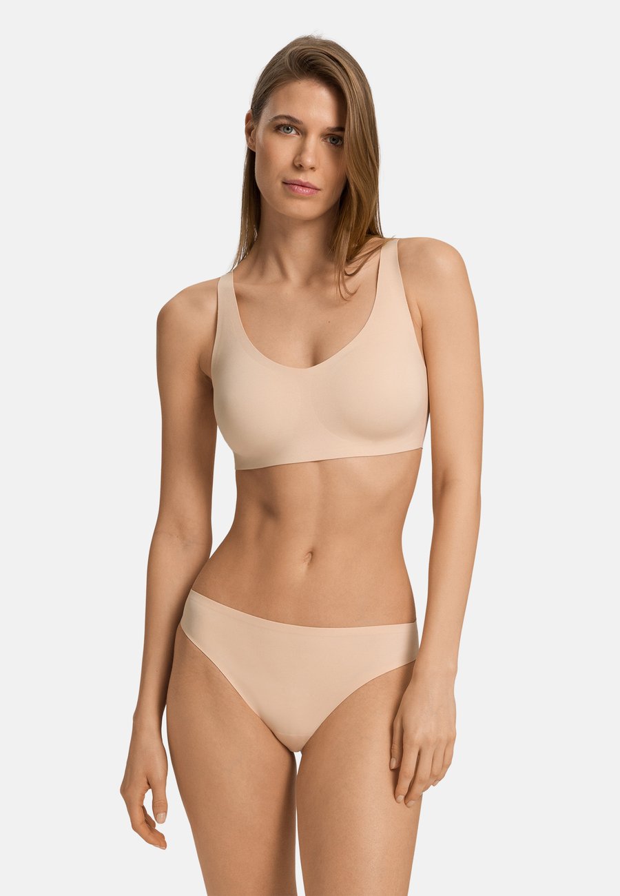 Бюстгальтер Hanro INVISIBLE TOUCH, Beige
Бюстгальтер Hanro INVISIBLE TOUCH, Beige