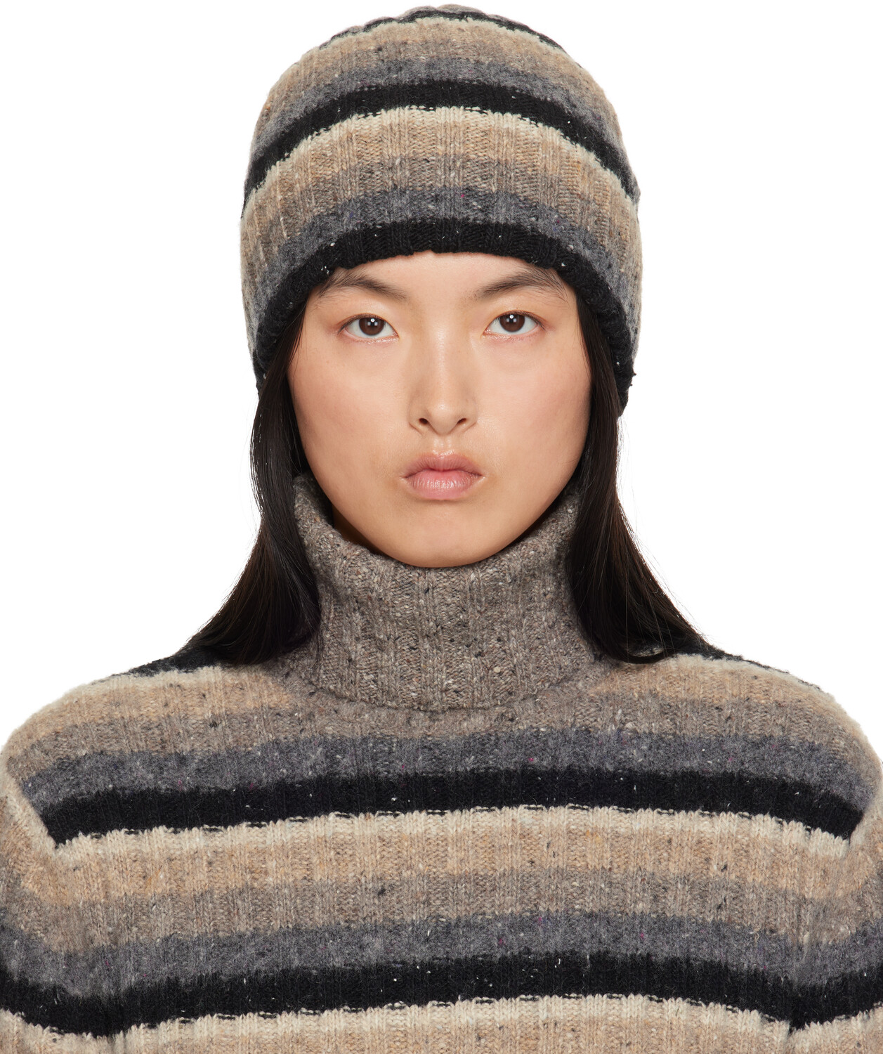 Коричневая и черная шапка ERL
Коричневая и черная шапка ERL