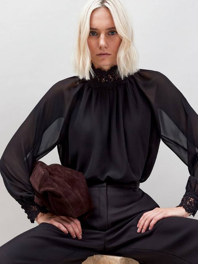 Топ с длинными рукавами и кружевной отделкой Ro&Zo, Black
Топ с длинными рукавами и кружевной отделкой Ro&Zo, Black