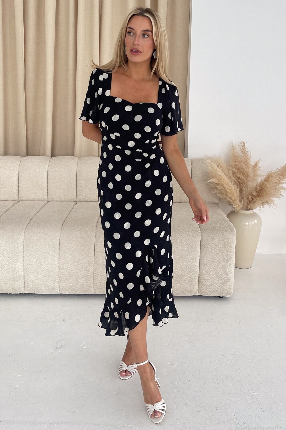 Платье миди с оборками Heidi Girl In Mind, черный
Платье миди с оборками Heidi Girl In Mind, черный