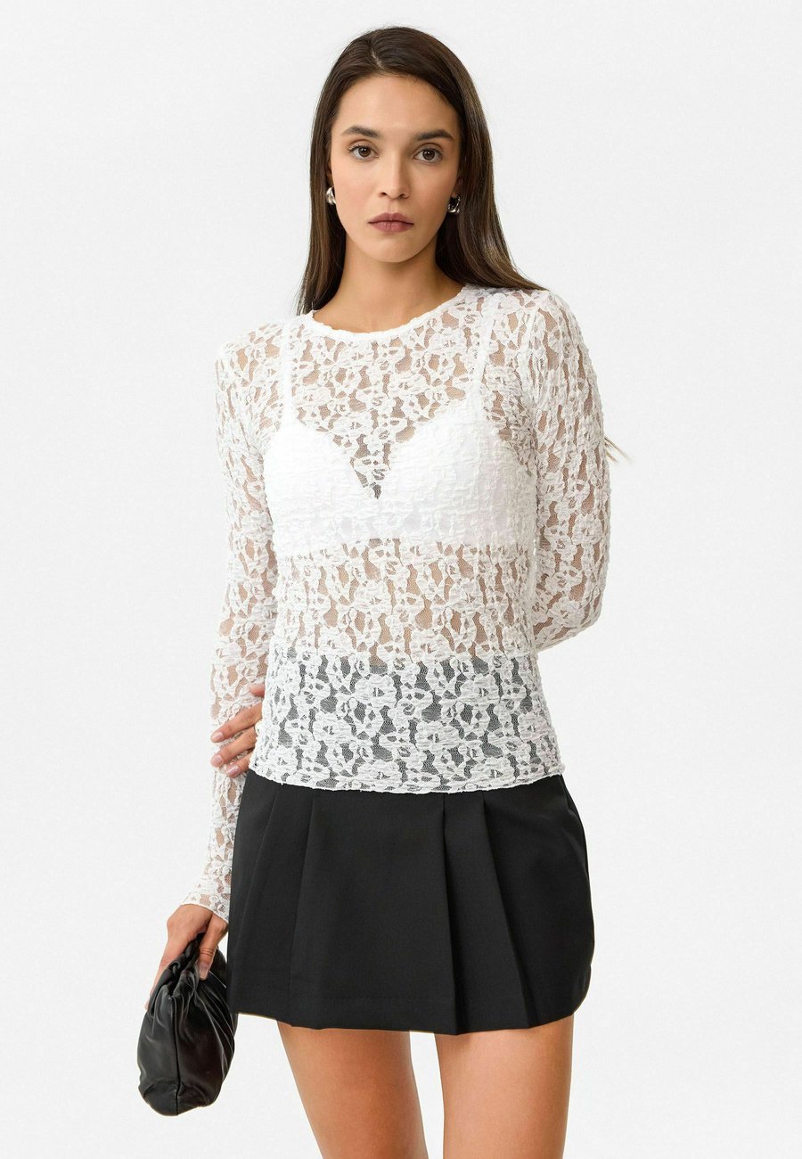 Блуза D.MoRo LONG SLEEVES, White
Блуза D.MoRo LONG SLEEVES, White