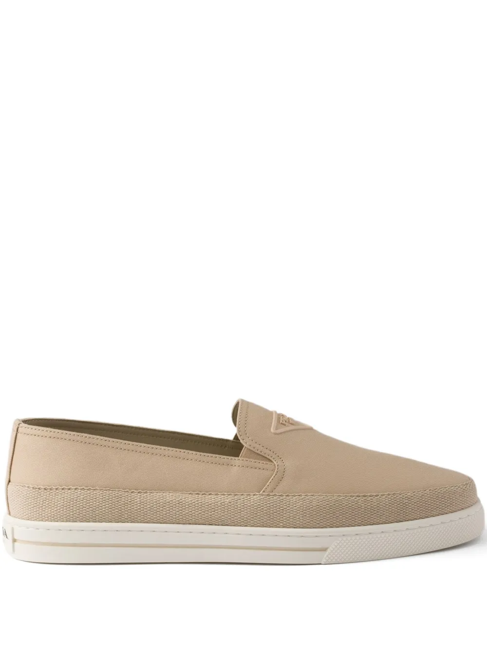 Лоферы с тисненым логотипом Prada, нейтральный
Лоферы с тисненым логотипом Prada, нейтральный