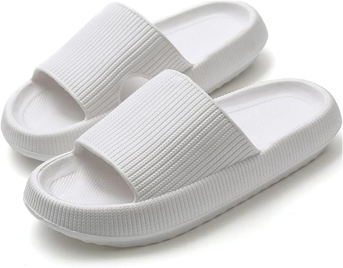 Тапочки-подушки для мужчин и женщин - мягкие тапочки с толстой нескользящей подошвой для ванной комнаты, удобные сандалии для душа дома и на улице Kushionstock, белый
Тапочки-подушки для мужчин и женщин - мягкие тапочки с толстой нескользящей подошвой для ванной комнаты, удобные сандалии для душа дома и на улице Kushionstock, белый