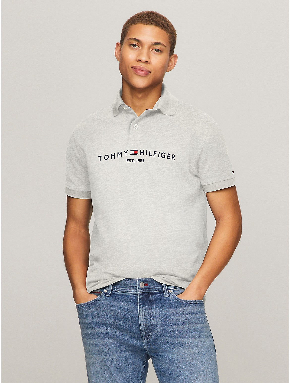 Мужская вышитая рубашка-поло Tommy Hilfiger Tommy Graphic Polo, цвет grey heather
Мужская вышитая рубашка-поло Tommy Hilfiger Tommy Graphic Polo, цвет grey heather