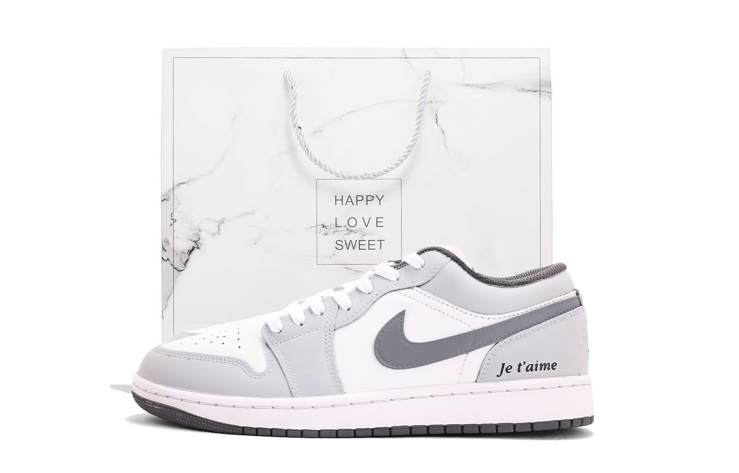 Jordan Кроссовки Air 1 устойчивые к истиранию низкие винтажные баскетбольные унисекс бело-серые светло-серые, цвет Light Gray
Jordan Кроссовки Air 1 устойчивые к истиранию низкие винтажные баскетбольные унисекс бело-серые светло-серые, цвет Light Gray