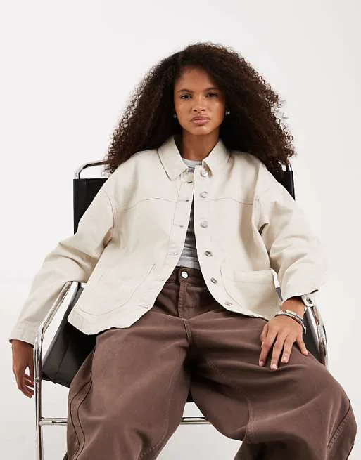 Кремовая джинсовая куртка с передними карманами Vero Moda
Кремовая джинсовая куртка с передними карманами Vero Moda