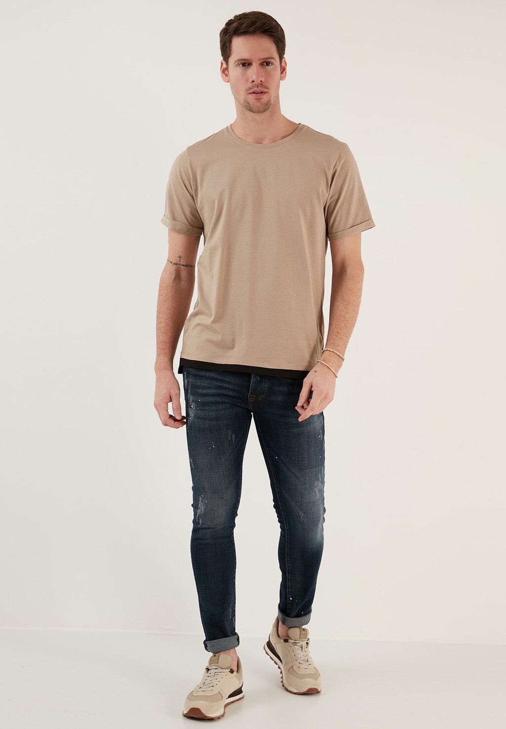 Базовая футболка REGULAR FIT Buratti, светло-коричневый
Базовая футболка REGULAR FIT Buratti, светло-коричневый