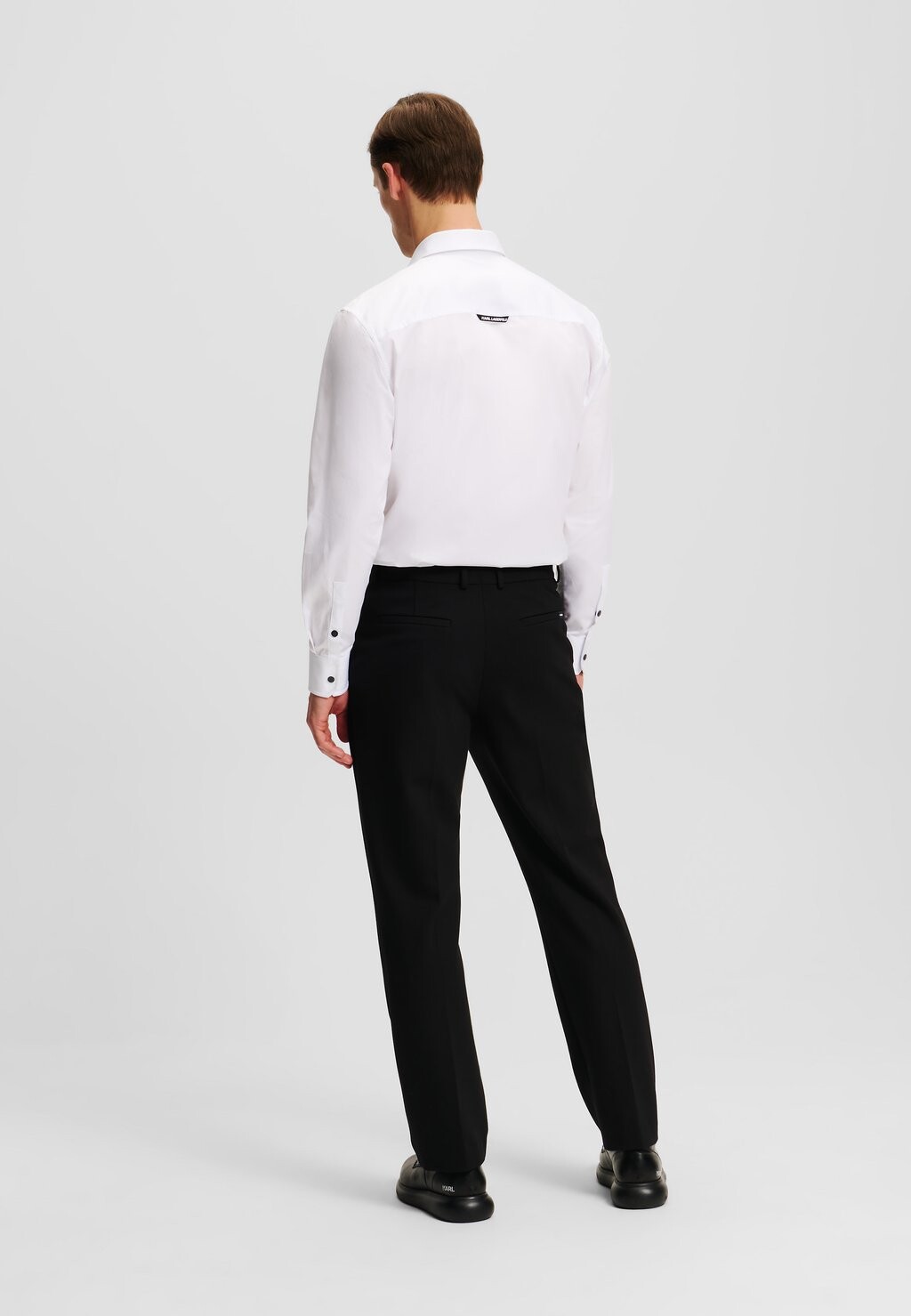 Чиносы KARL LAGERFELD, черный
Чиносы KARL LAGERFELD, черный