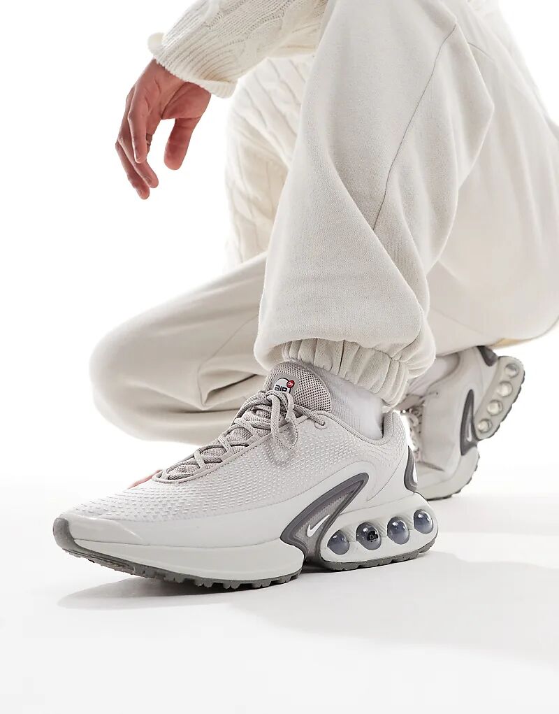 Кроссовки Air Max DN светло-серого цвета Nike
Кроссовки Air Max DN светло-серого цвета Nike